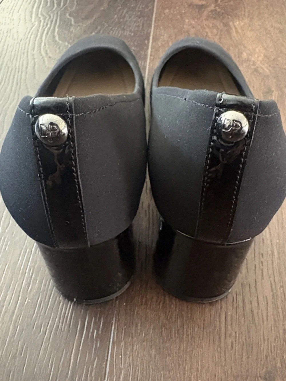 Women's Donald/Pliner Black Round-Toe Block Heel Pumps Size 6.5